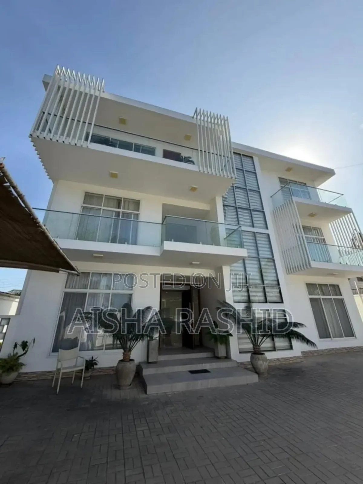 6bdrm Apartment in Ada Estate for rent