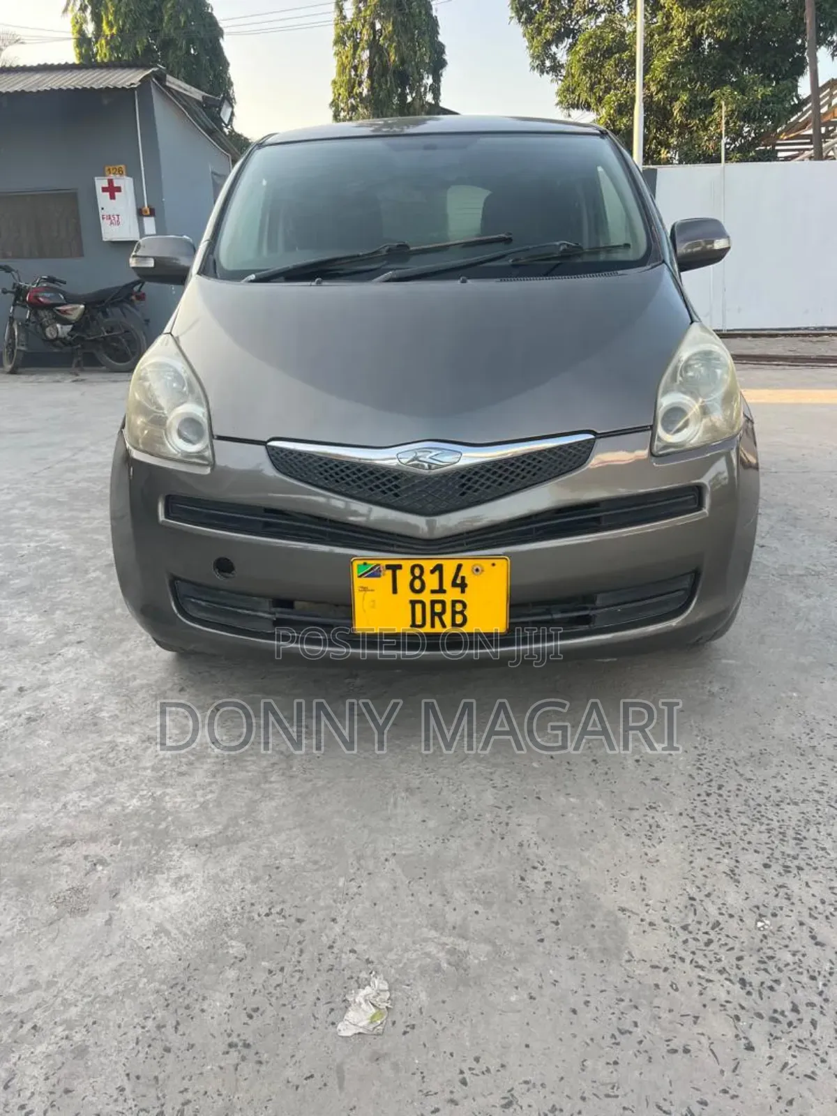 Toyota Ractis 2008 Gray