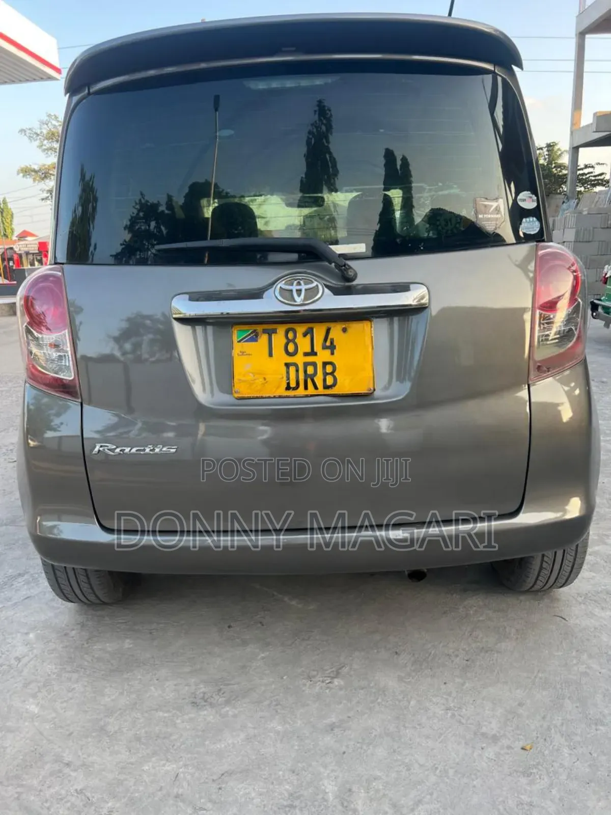 Toyota Ractis 2008 Gray