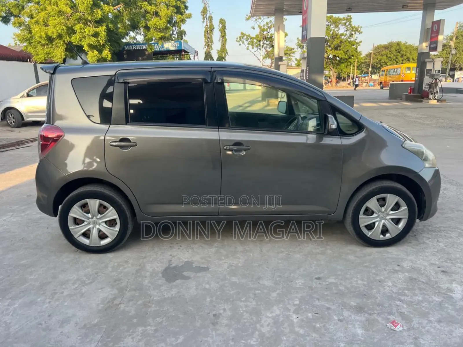 Toyota Ractis 2008 Gray