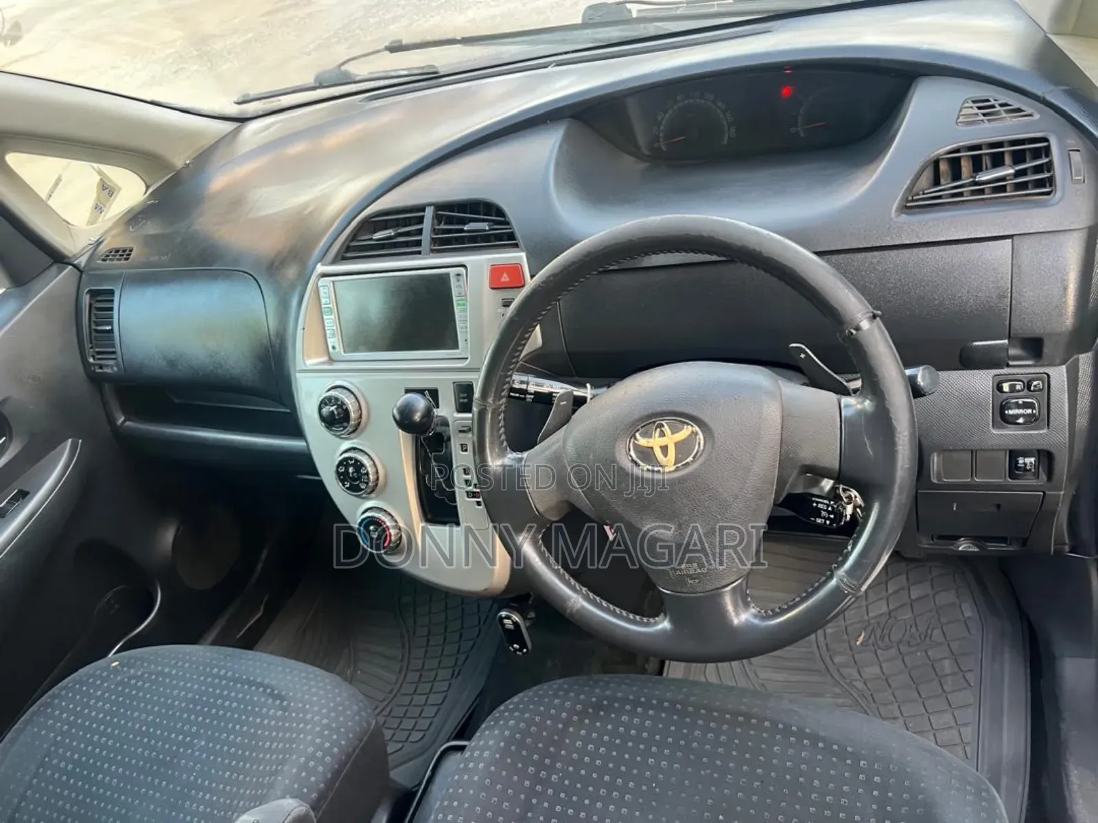 Toyota Ractis 2008 Gray