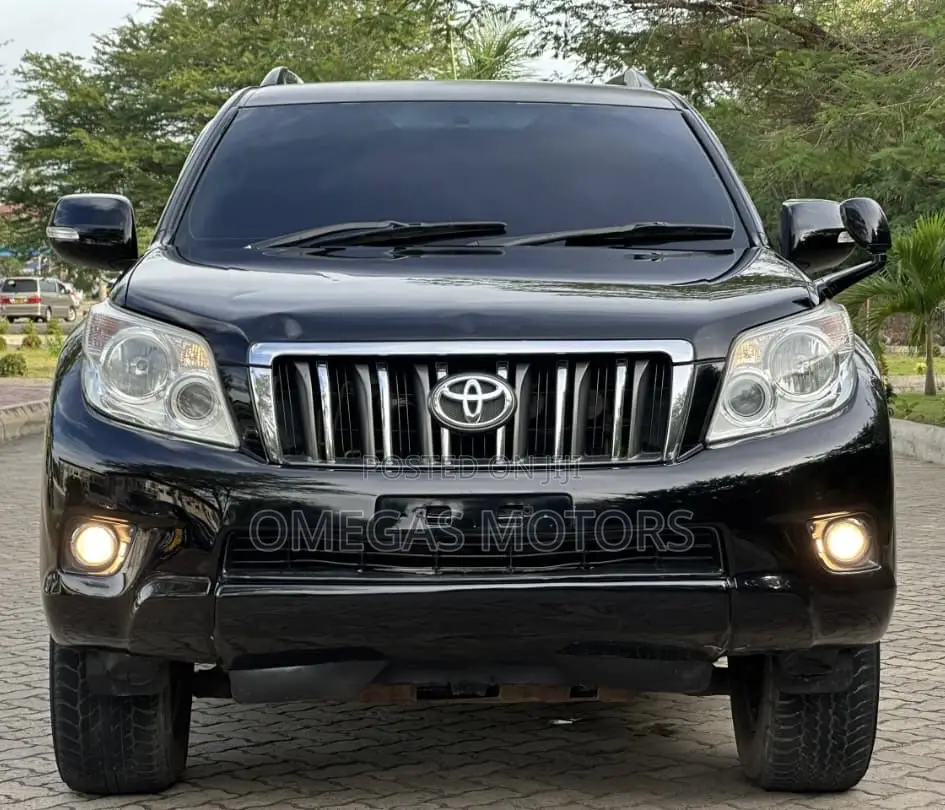 Toyota Land Cruiser Prado 2011 Black