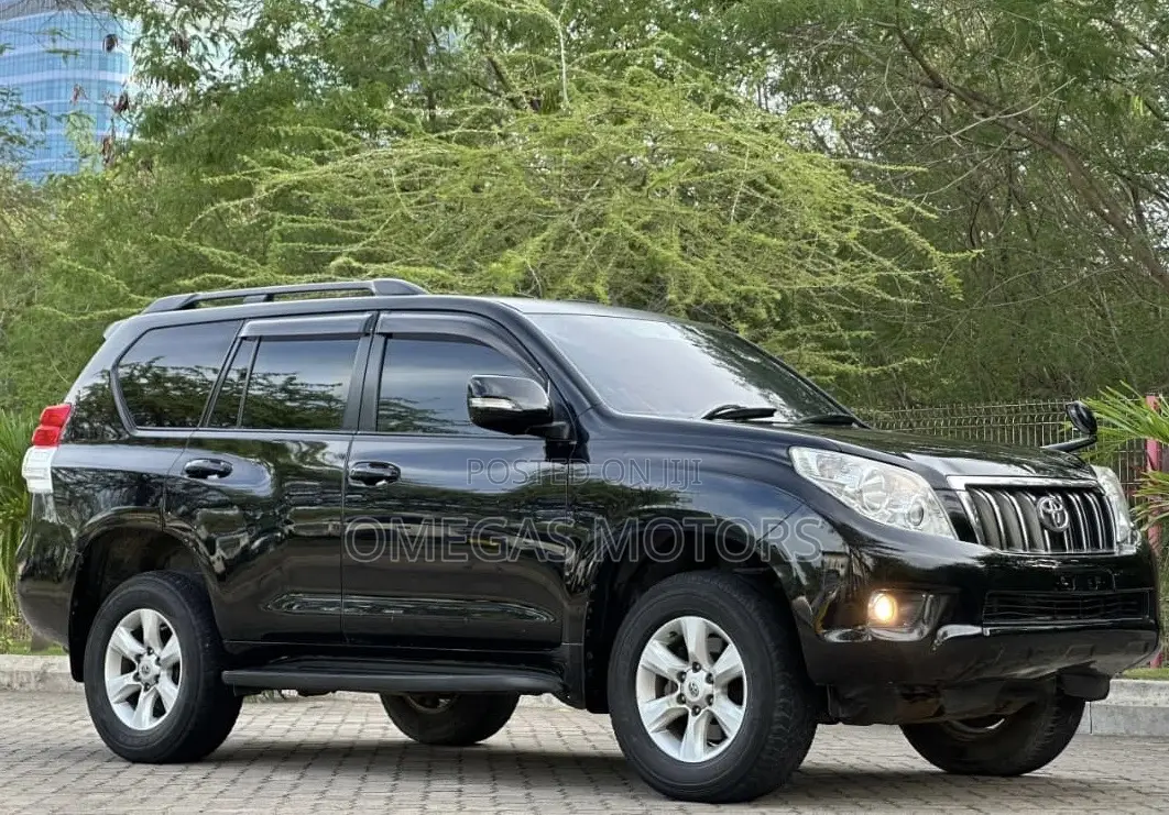 Toyota Land Cruiser Prado 2011 Black