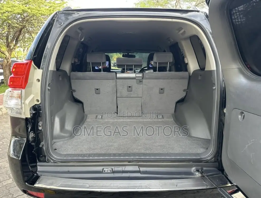 Toyota Land Cruiser Prado 2011 Black
