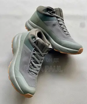 Vibram Sneakers