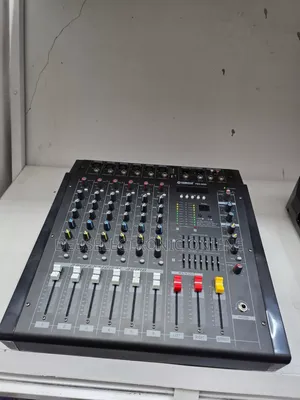 Powered Mixer 8 Way Yamaha