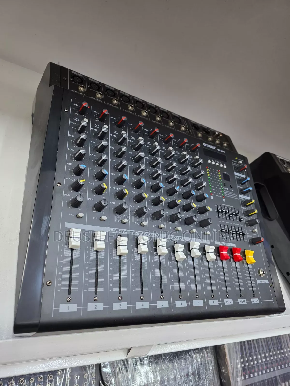 Powered Mixer 8 Way Yamaha