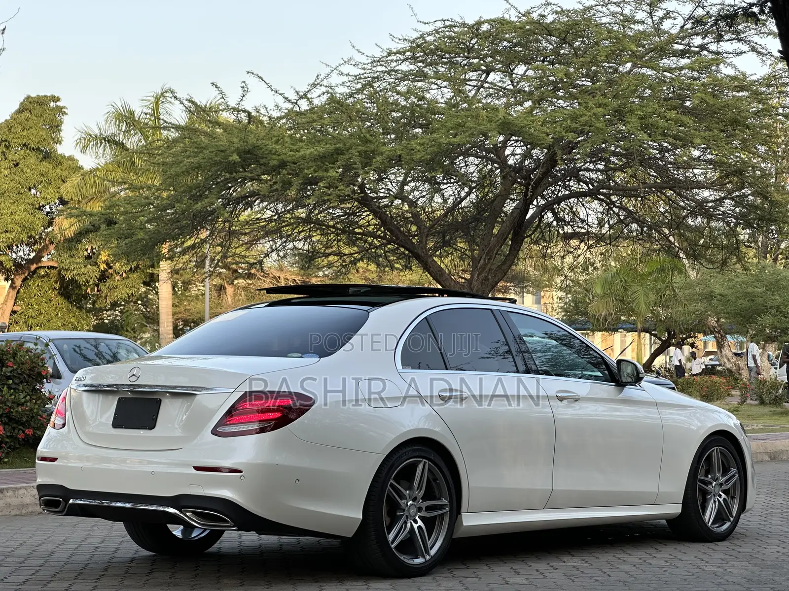 Mercedes-Benz E200 2017 Pearl