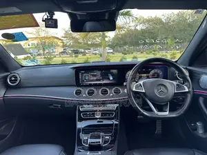 Mercedes-Benz E200 2017 Pearl
