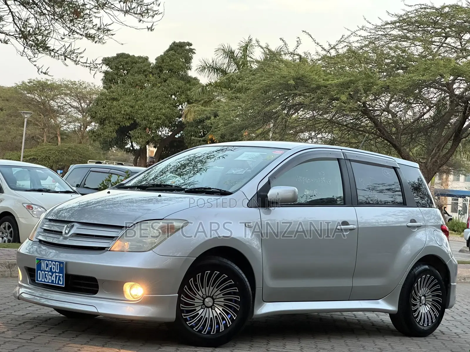 Toyota IST 2003 Silver