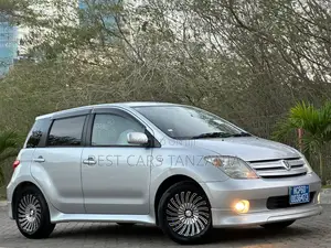 Toyota IST 2003 Silver