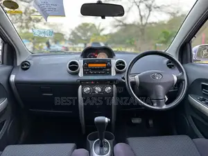 Toyota IST 2003 Silver