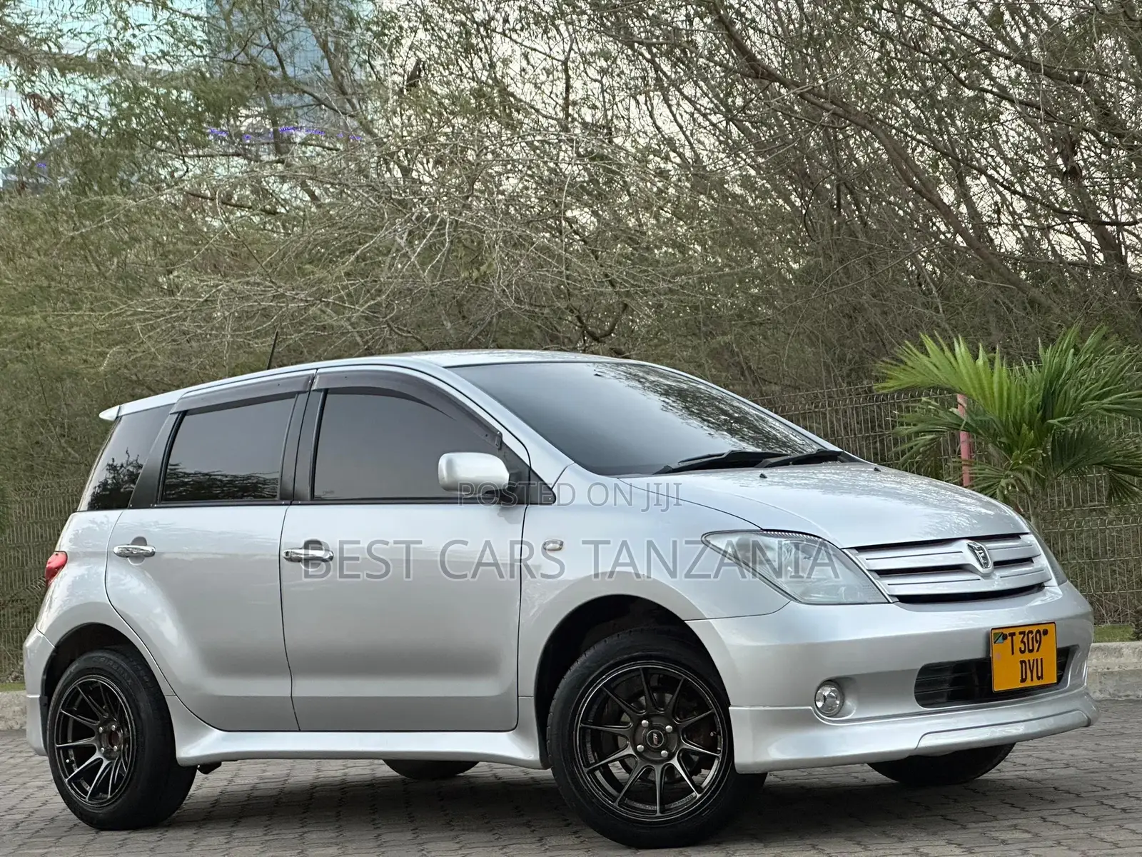 Toyota IST 2004 Silver