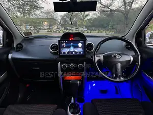 Toyota IST 2004 Silver