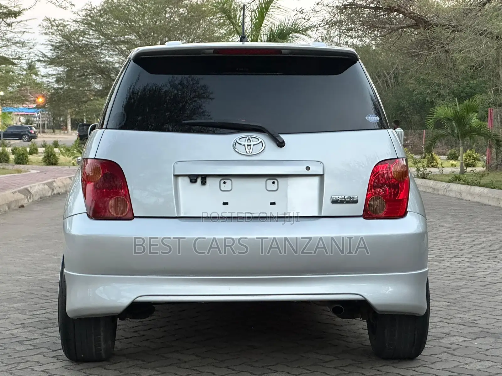 Toyota IST 2004 Silver