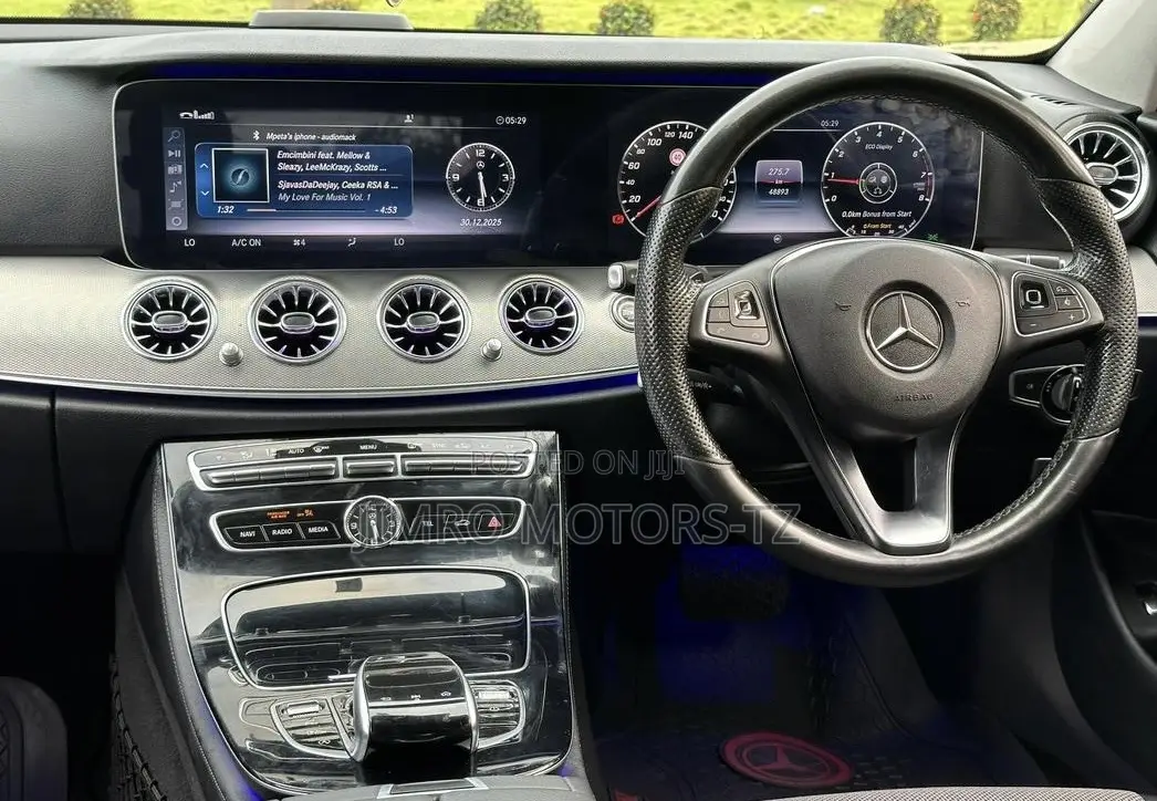 Mercedes-Benz E200 2017 Silver