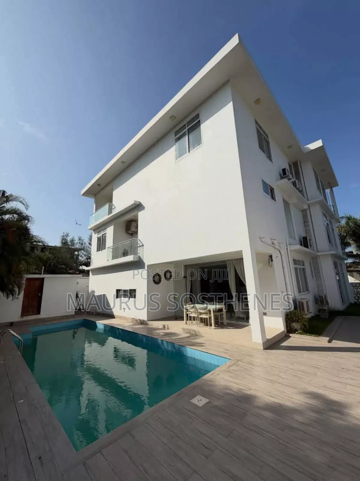 6bdrm Mansion in Ada Estate for rent