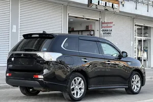 Mitsubishi Outlander 2016 Black