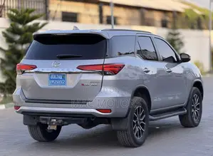 Toyota Fortuner 2.8 D AWD 2018 Silver