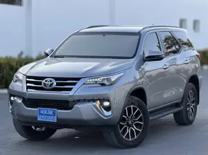 Toyota Fortuner 2.8 D AWD 2018 Silver