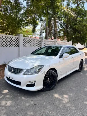 Toyota Crown 2010 White