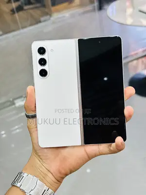 New Samsung Galaxy Z Fold 5 256 GB White
