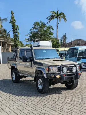 Toyota Land Cruiser 79 Series 2017 Beige