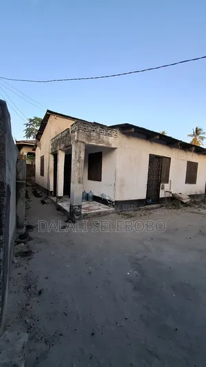 5bdrm Bungalow in Mabibo Sahara for sale