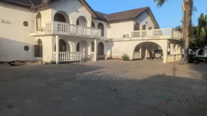 10bdrm House in Regent, Mikocheni for rent