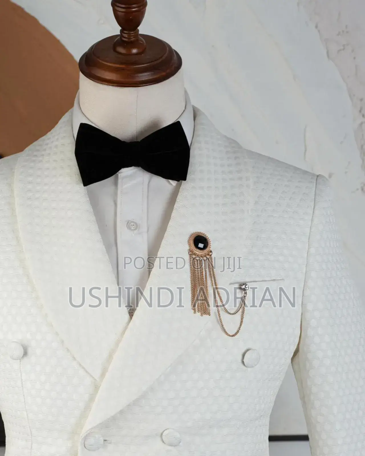 Suti Ya Mwanaume Wa Kipekee–Unique Gentleman Suit