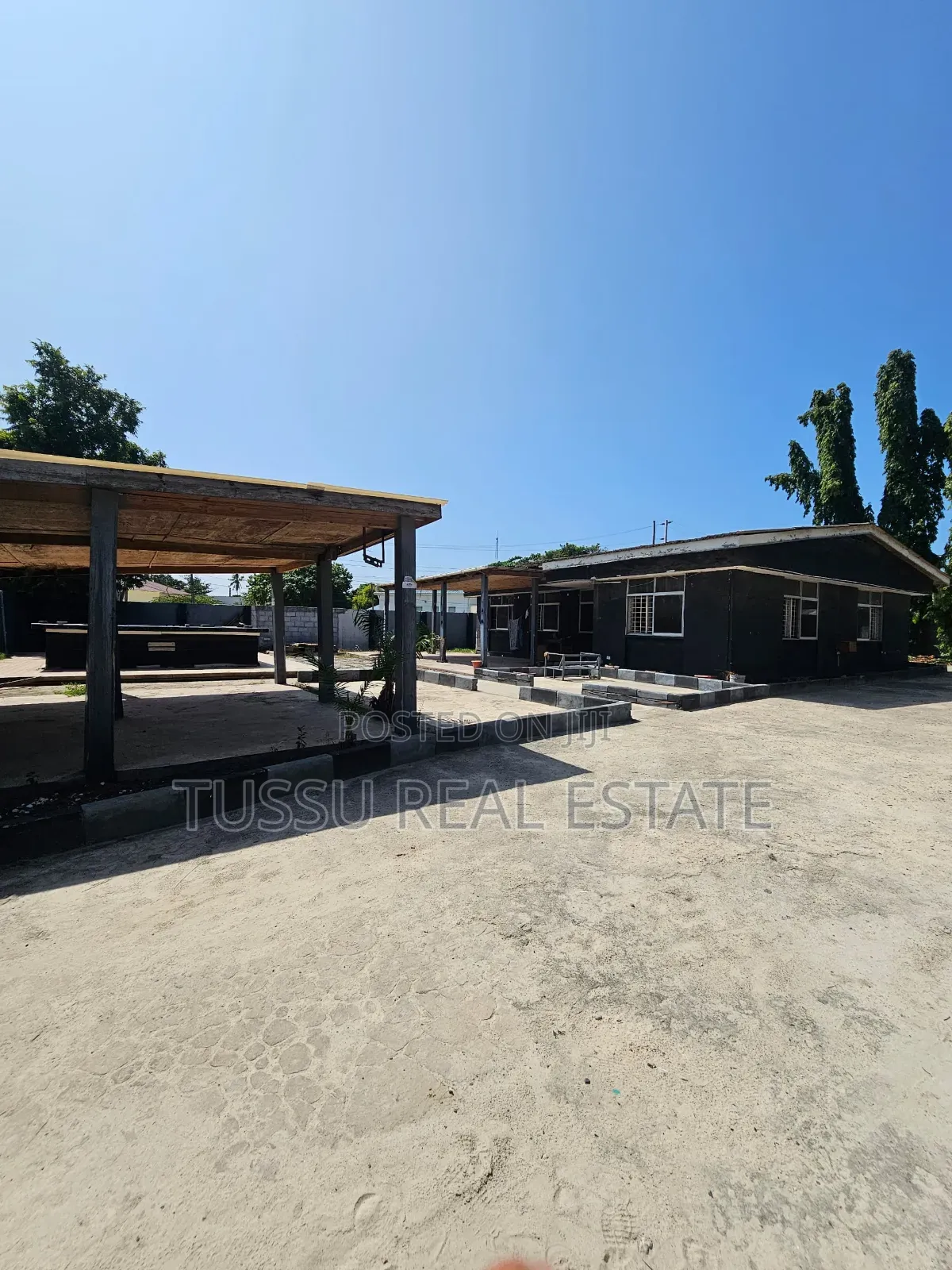 Plot/Old House for Sale in Mikochen A