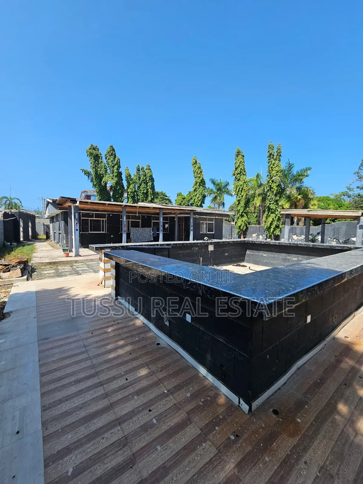 Plot/Old House for Sale in Mikochen A