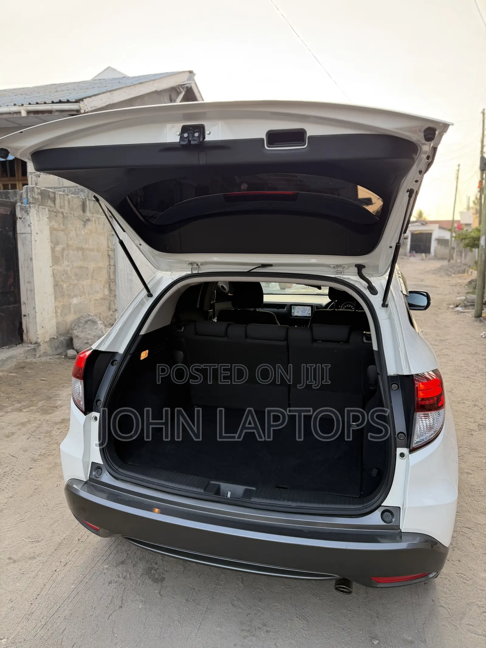 Honda Vezel 1.5 Hybrid 4WD 2016 White
