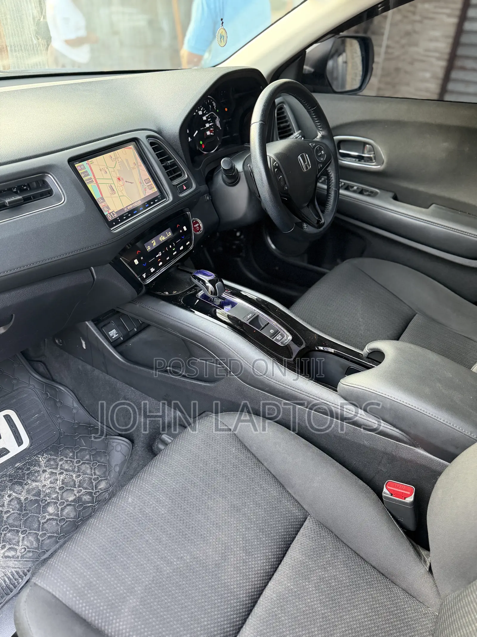 Honda Vezel 1.5 Hybrid 4WD 2016 White