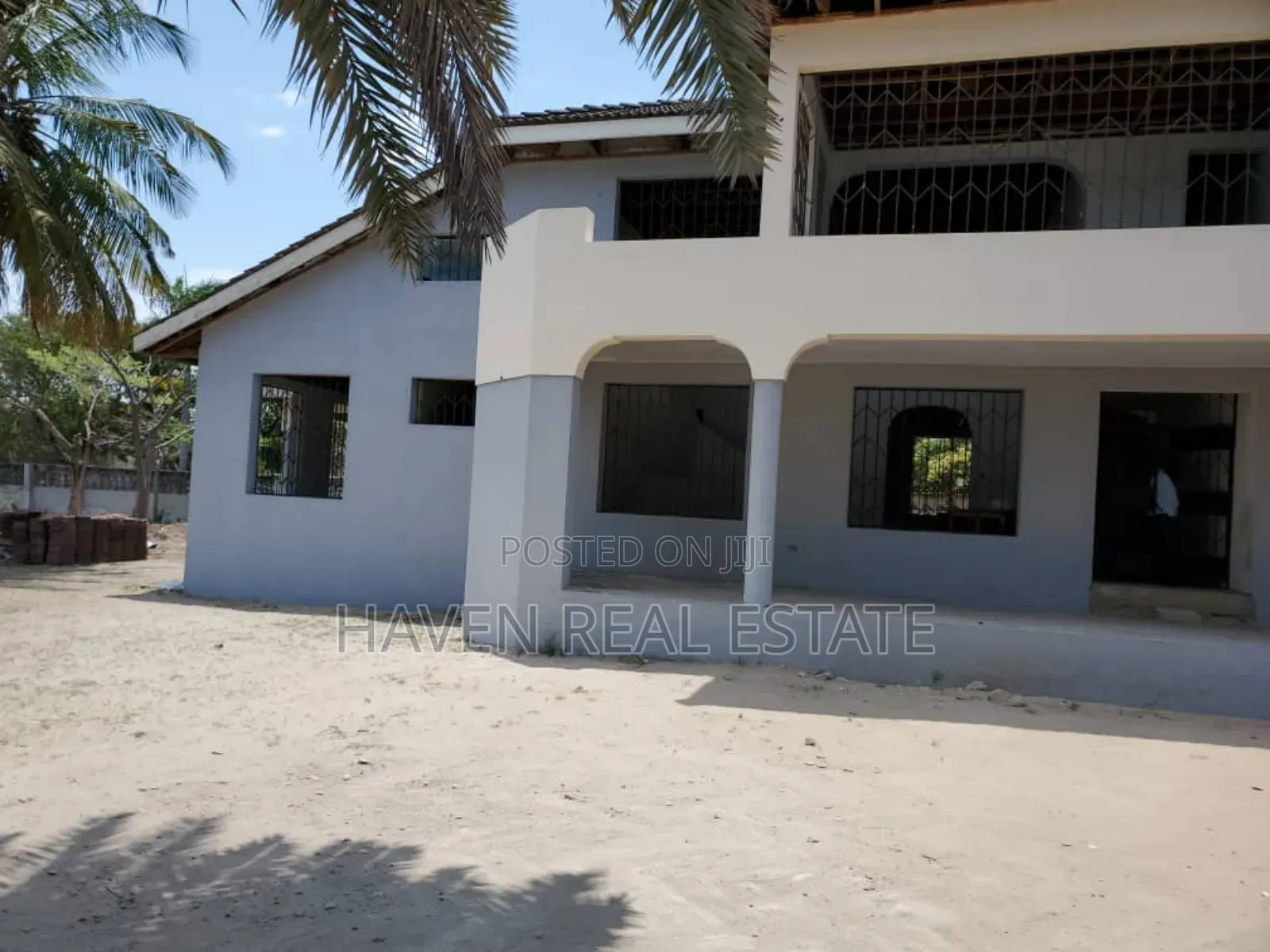 5bdrm House in Kunduchi for sale