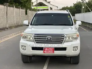 Toyota Land Cruiser 2015 White
