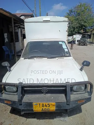 Toyota Hilux 1994 White