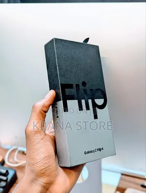 New Samsung Galaxy Z Flip4 128 GB Black