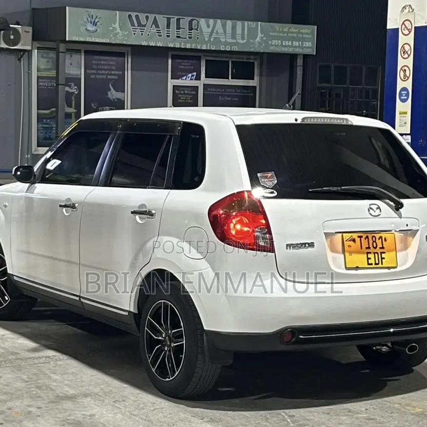 Mazda Verisa 2008 White