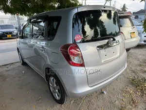 Toyota Ractis 2010 Silver