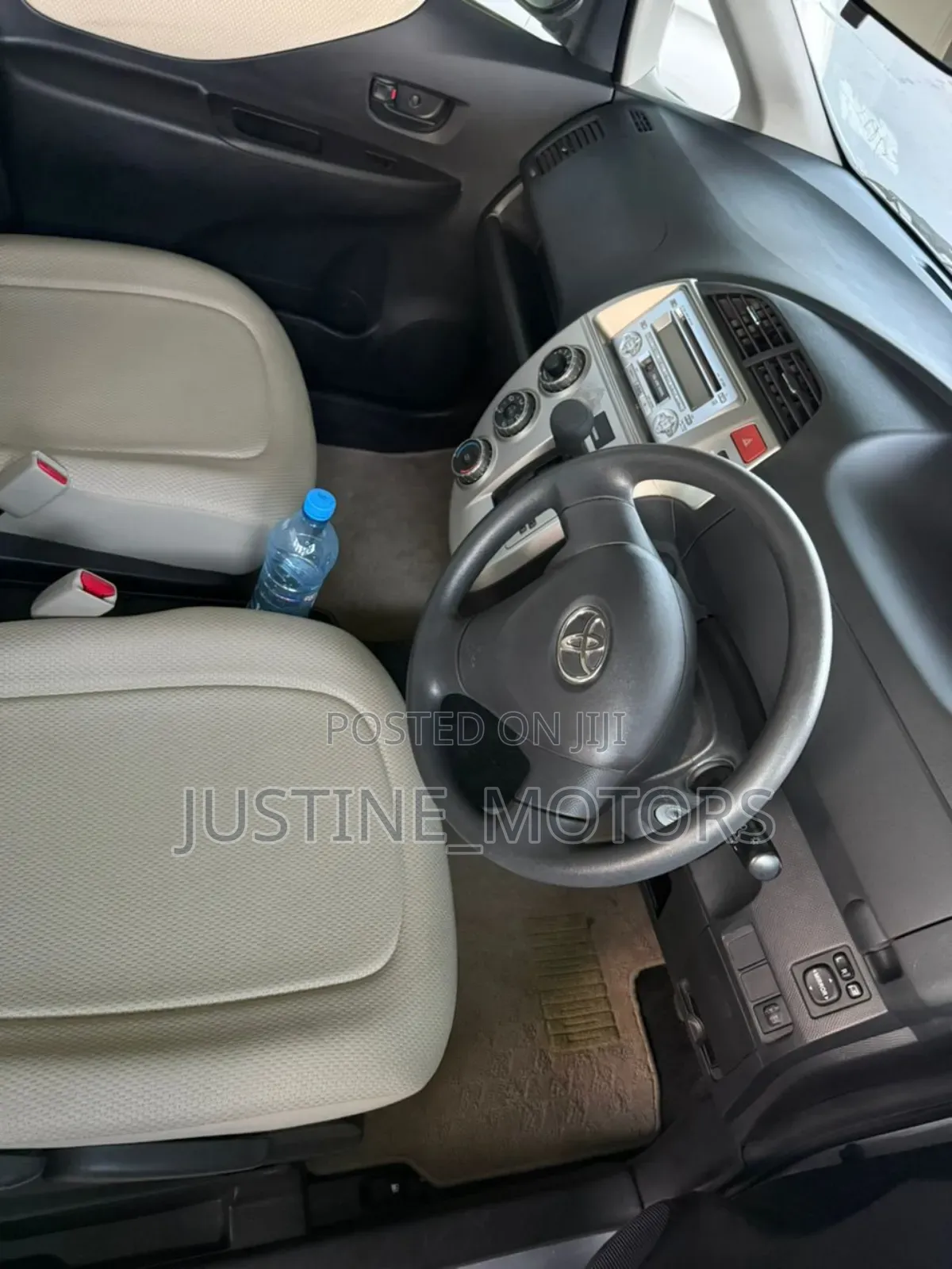 Toyota Ractis 2010 Silver