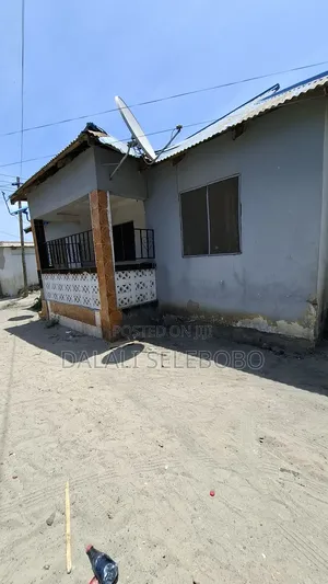 3bdrm Bungalow in Ubungo Plaza, Kinondoni for sale