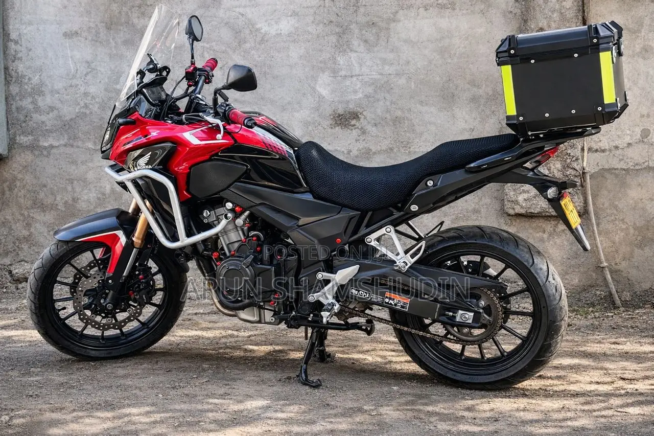 Honda CB 2023 Red