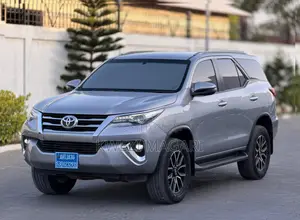 Toyota Fortuner 2018 Silver