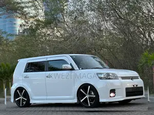 Toyota Corolla Rumion 2009 White