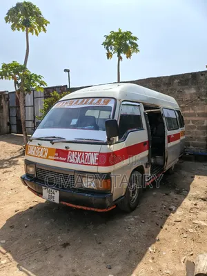 Nissan Caravan (Urvan) 1999 White