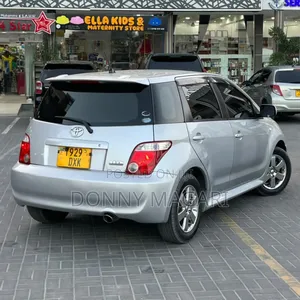 Toyota IST 2006 Silver