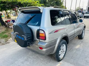 Toyota RAV4 1999 Silver
