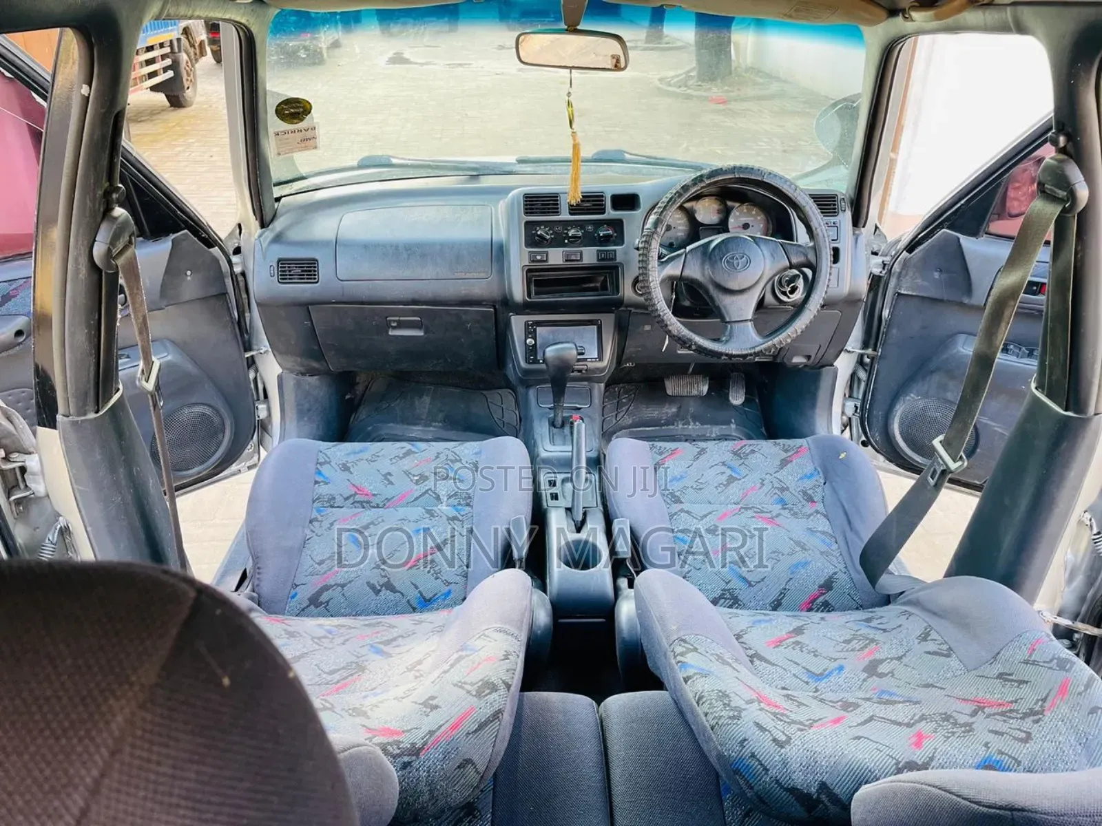 Toyota RAV4 1999 Silver