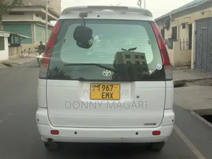 Toyota Noah 2001 White
